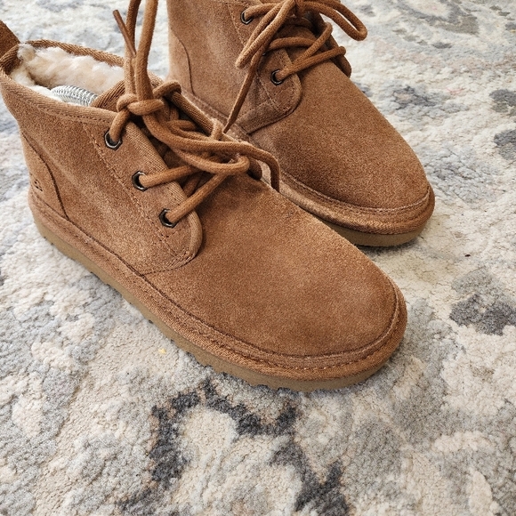 UGG Women's Brown Ankle Boots - Picture 15 of 16